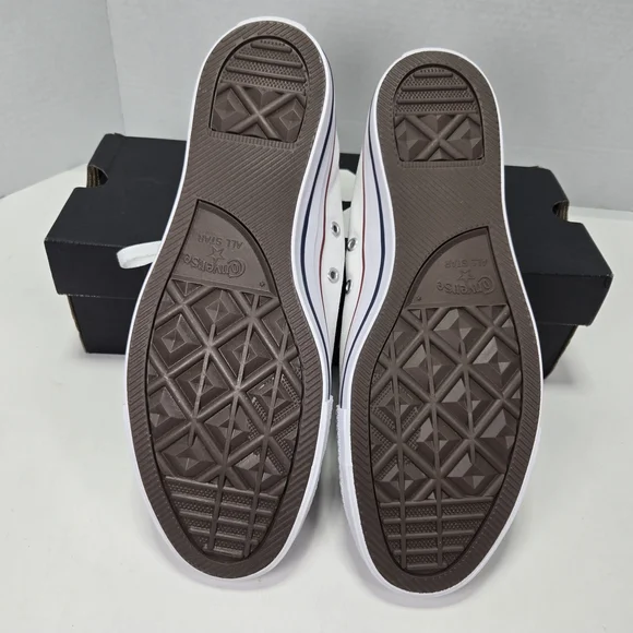 Converse Unisex Chuck Taylor All Star Low Top White Sneakers Men's 10 Women's 12 - Picture 8 of 14